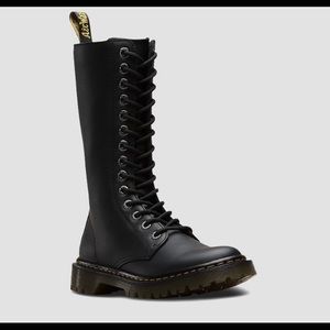 Dr Marten Luana Tall